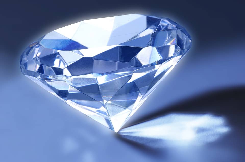 Best Tips When Looking For Diamond Jewel Buyers Shining diamond